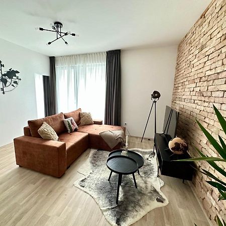 Cityscape Apartment ~ Ac/Indoor Parking/Balcony Budapest Kültér fotó
