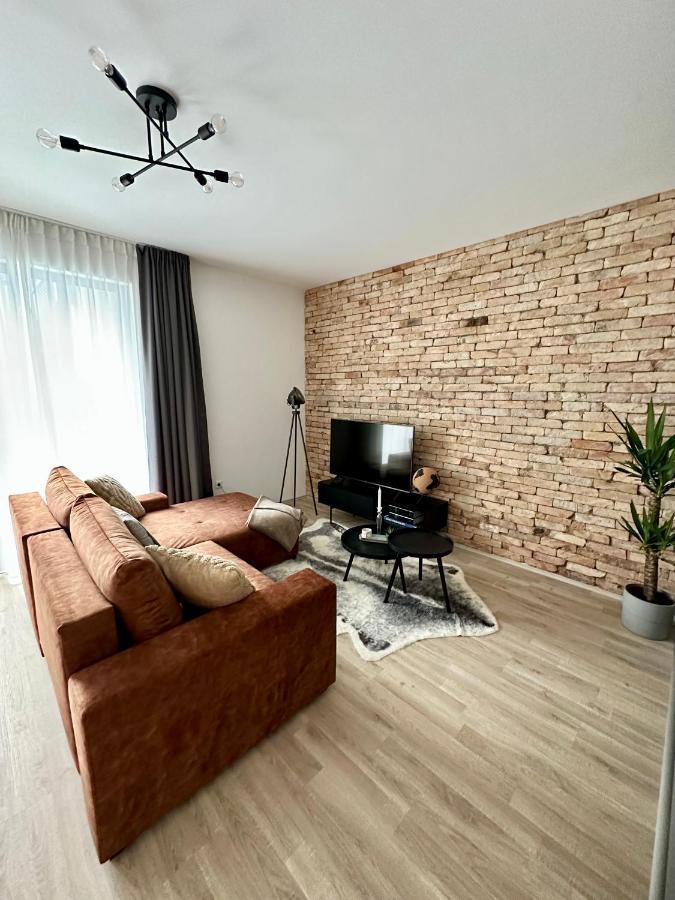 Cityscape Apartment ~ Ac/Indoor Parking/Balcony Budapest Kültér fotó
