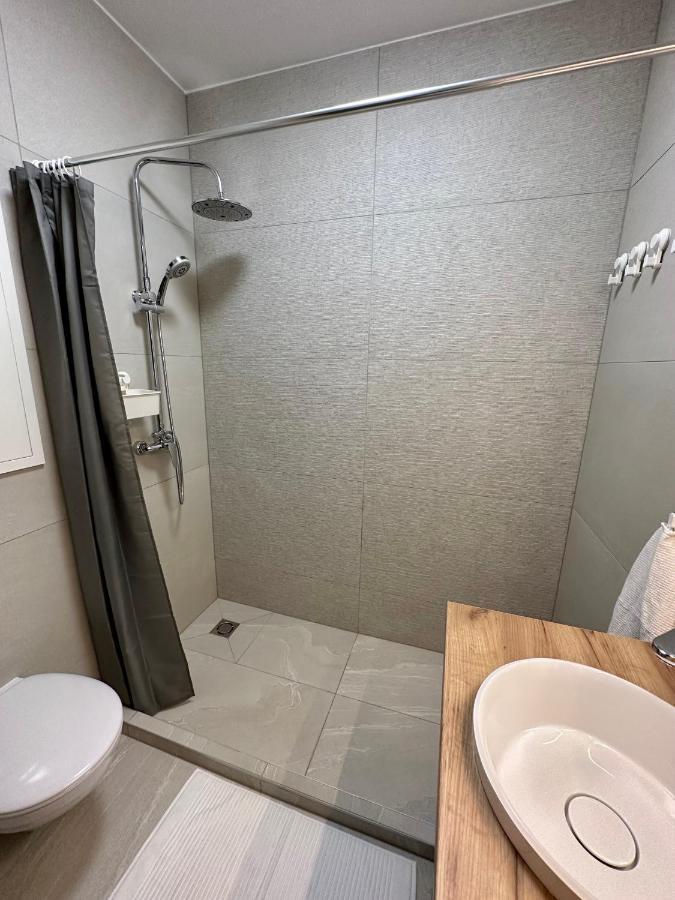 Cityscape Apartment ~ Ac/Indoor Parking/Balcony Budapest Kültér fotó