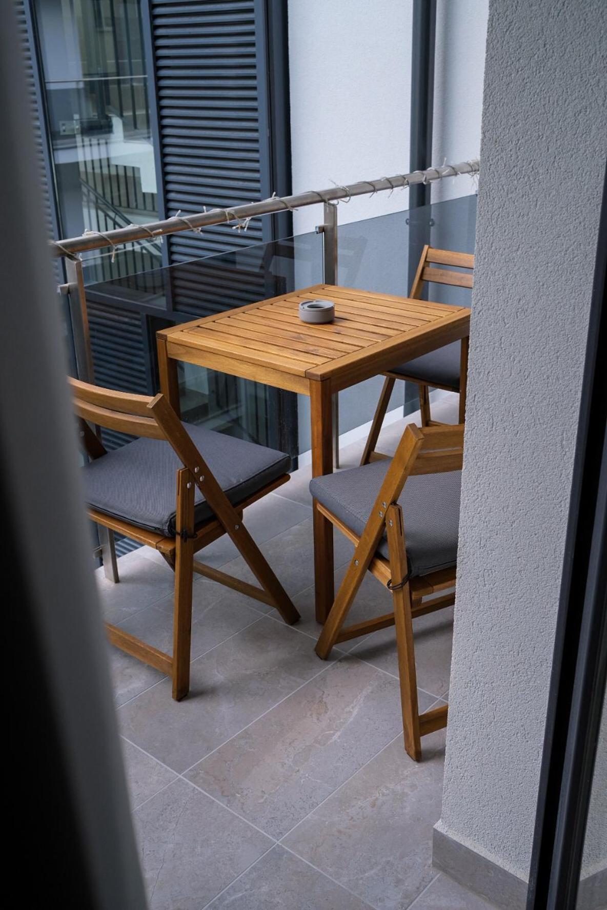 Cityscape Apartment ~ Ac/Indoor Parking/Balcony Budapest Kültér fotó